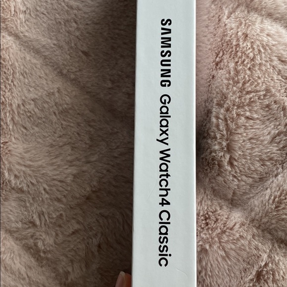 BRAND NEW Samsung Galaxy Watch4 Classic - Picture 4 of 4